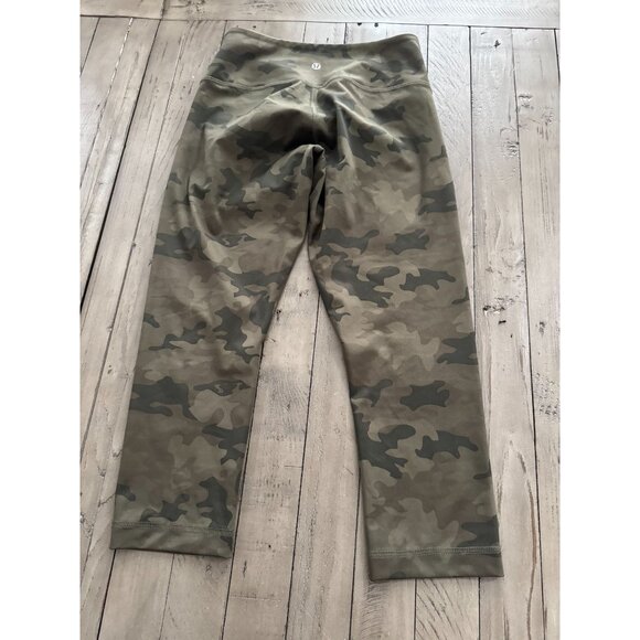 Lululemon Wunder Under Crop Luxtreme Savasana Camo 20cm Fatigue Green Size 6 - Picture 2 of 2
